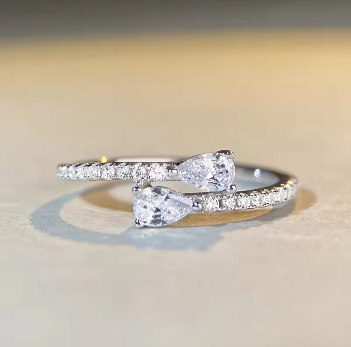 Sienna Hug Ring