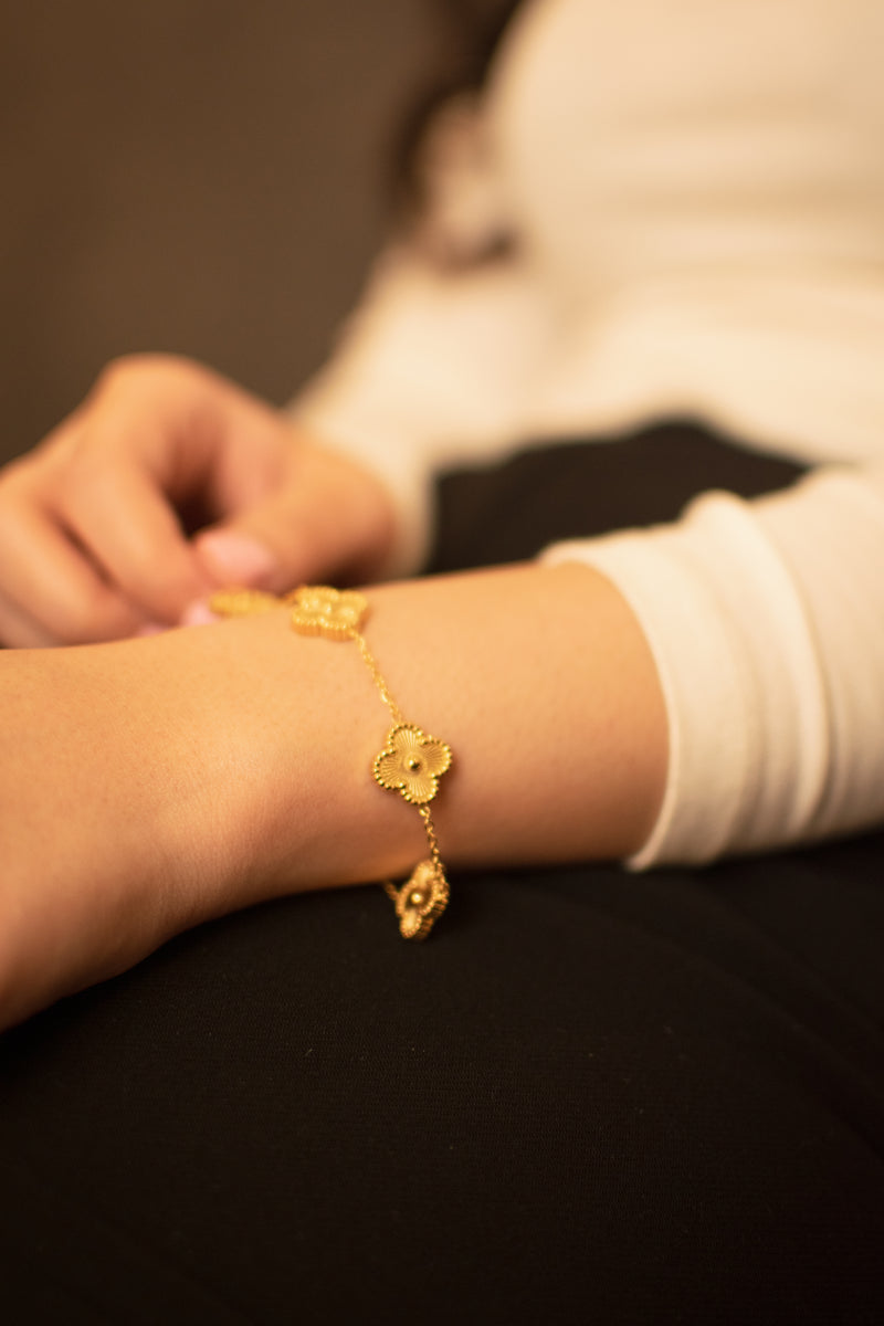 Gold clover bracelet